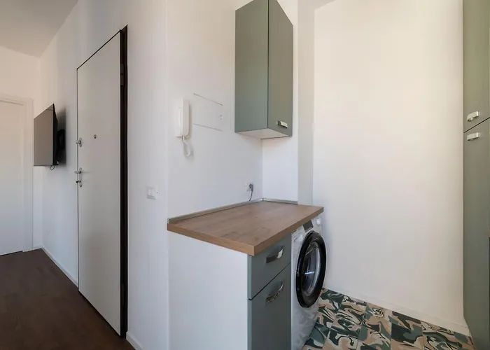Guesthost - Tiburtina Flats With Terrace Daire *