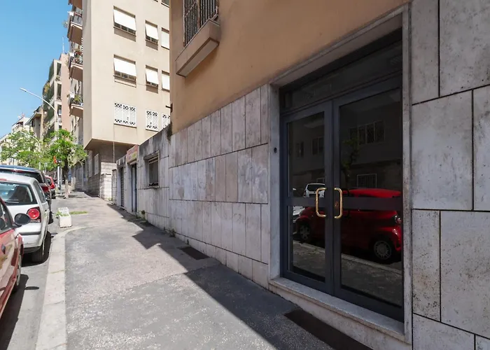 Guesthost - Tiburtina Flats With Terrace רומא